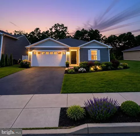 7 Pin Oak Dr, Mays Landing, NJ 08330