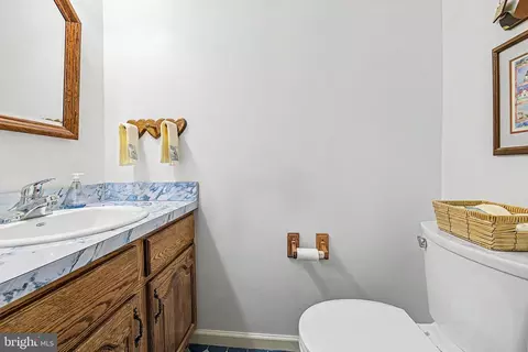 Bath - 506 E Oslo Ct, Galloway, NJ 08205 photo 4 of 4