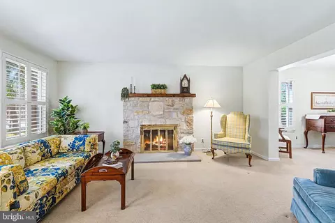 Living - 506 E Oslo Ct, Galloway, NJ 08205 photo 1 of 2