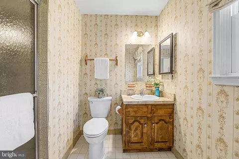 Bath - 506 E Oslo Ct, Galloway, NJ 08205 photo 2 of 4