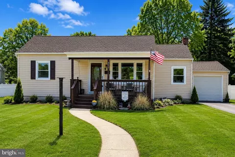 317 Pine St, Absecon, NJ 08201