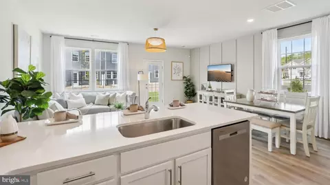265 Hermosa Dr, Egg Harbor Township, NJ 08234