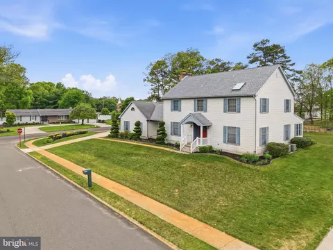 1 Moss View Ln, Hammonton, NJ 08037