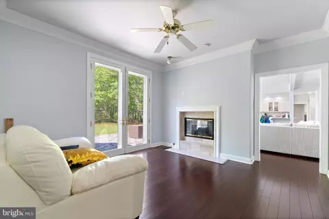 Living - 612 Pineview Dr, Galloway, NJ 08205 photo 3 of 3