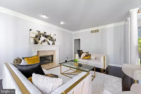 Living - 612 Pineview Dr, Galloway, NJ 08205 photo 1 of 3