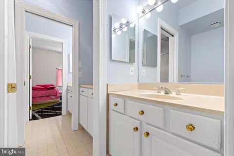 Bath - 612 Pineview Dr, Galloway, NJ 08205 photo 3 of 7