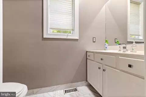 Bath - 612 Pineview Dr, Galloway, NJ 08205 photo 6 of 7