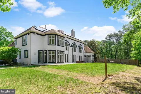 Exterior - 612 Pineview Dr, Galloway, NJ 08205 photo 4 of 5