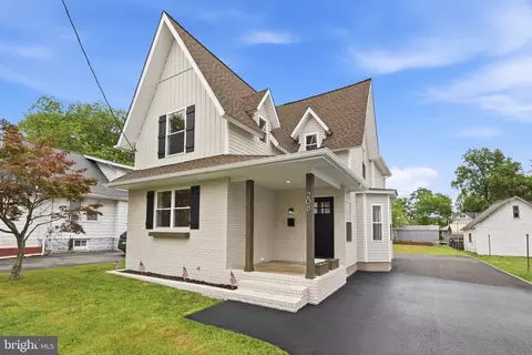 208 Peach St, Hammonton, NJ 08037