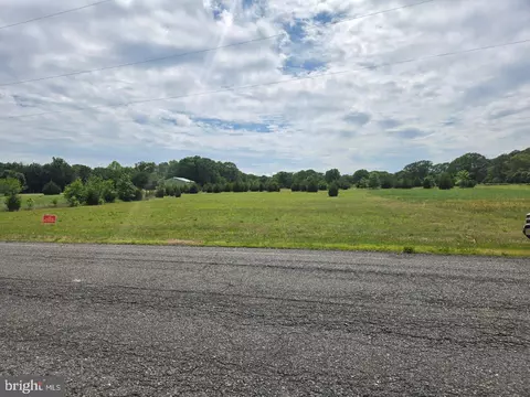 814 N Chew Rd, Hammonton, NJ 08037