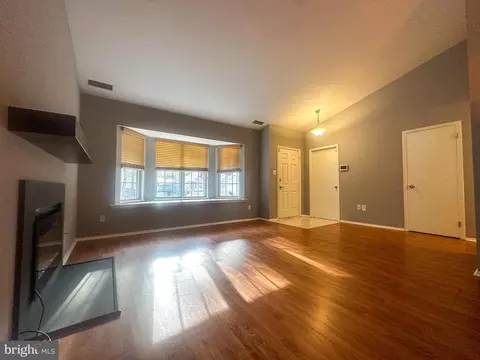 Living - 801 Eagle Point Pl, Galloway, NJ 08205 photo 2 of 4