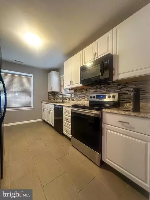 Kitchen - 801 Eagle Point Pl, Galloway, NJ 08205 photo 1 of 4