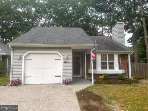 Exterior - 801 Eagle Point Pl, Galloway, NJ 08205 photo 2 of 7