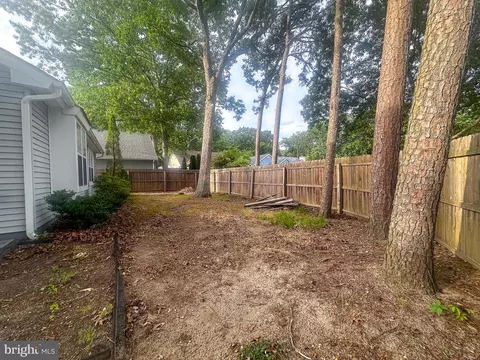 Exterior - 801 Eagle Point Pl, Galloway, NJ 08205 photo 5 of 7