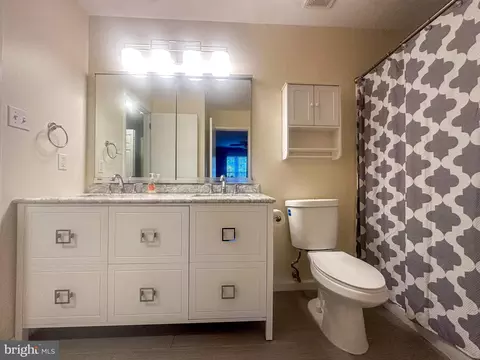 Bath - 801 Eagle Point Pl, Galloway, NJ 08205 photo 3 of 3