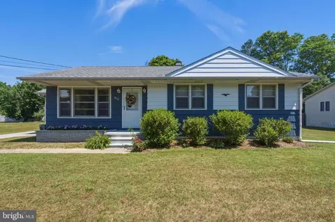 810 W Summer Rd, Minotola, NJ 08341