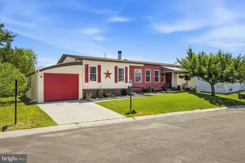 303 John Alden Dr, Buena, NJ 08310