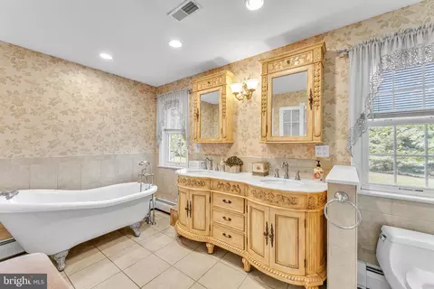Bath - 235 Pine Rd, Hammonton, NJ 08037 photo 3 of 8