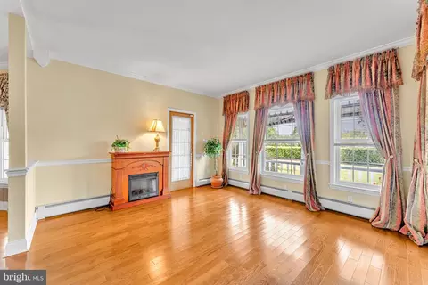Living - 235 Pine Rd, Hammonton, NJ 08037 photo 3 of 3