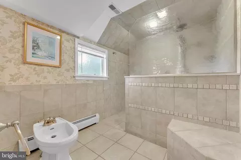 Bath - 235 Pine Rd, Hammonton, NJ 08037 photo 2 of 8