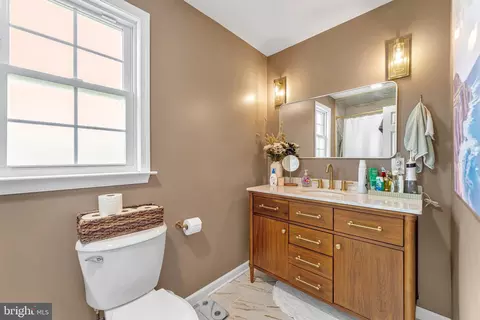 Bath - 235 Pine Rd, Hammonton, NJ 08037 photo 7 of 8