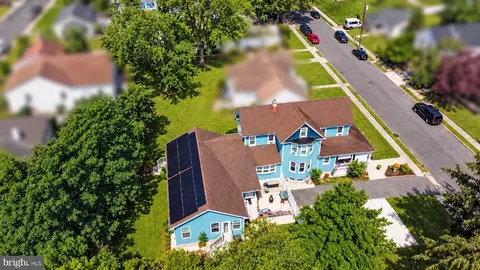 15 W Bolton Ave, Absecon, NJ 08201