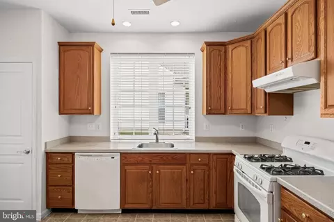 Kitchen - 3 Alexander Dr, Hammonton, NJ 08037 photo 1 of 4