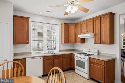 Kitchen - 3 Alexander Dr, Hammonton, NJ 08037 photo 2 of 4