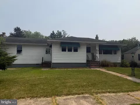 212 Boston Ave, Egg Harbor City, NJ 08215