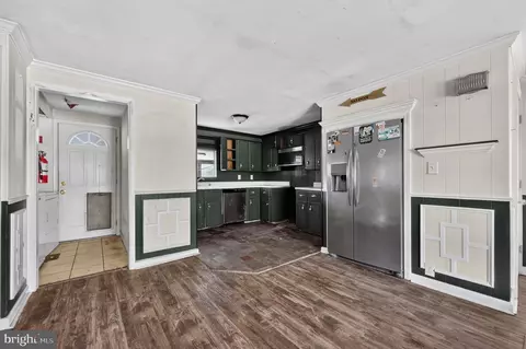 Entry Way - 159 Walnut Ln, Buena, NJ 08310 photo 2 of 3