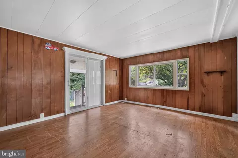 Living - 159 Walnut Ln, Buena, NJ 08310 photo 3 of 3