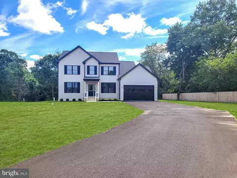 103 Heatherwood Dr, Vineland, NJ 08360