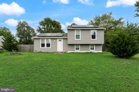 5913 Maple Dr, Mays Landing, NJ 08330