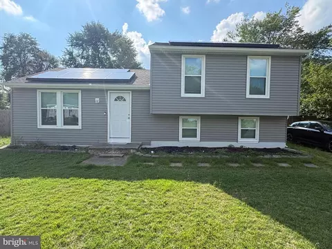 5913 Maple Dr, Mays Landing, NJ 08330