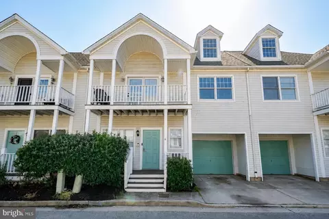 4 Windjammer Ct, Atlantic City, NJ 08401