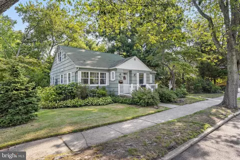 210 W Church St, Absecon, NJ 08201