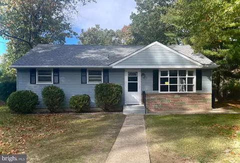 113 Derosa Dr, Vineland, NJ 08360
