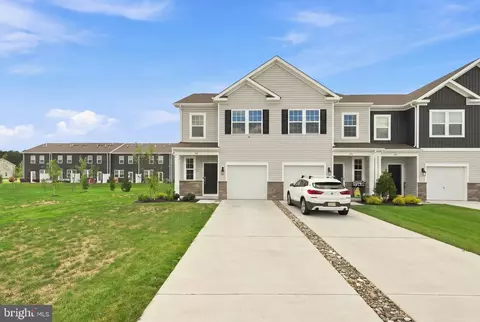 126 Corolla Dr, Egg Harbor Township, NJ 08234