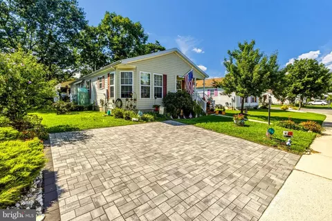 53 Redwood Dr, Mays Landing, NJ 08330