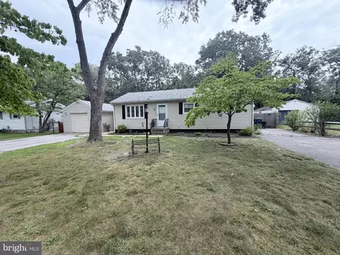 304 Kings Ln, Williamstown, NJ 08094