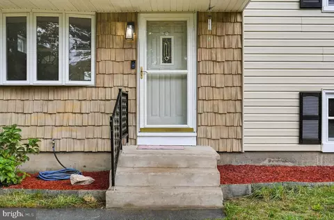 402 Woodlawn Ave, Williamstown, NJ 08094