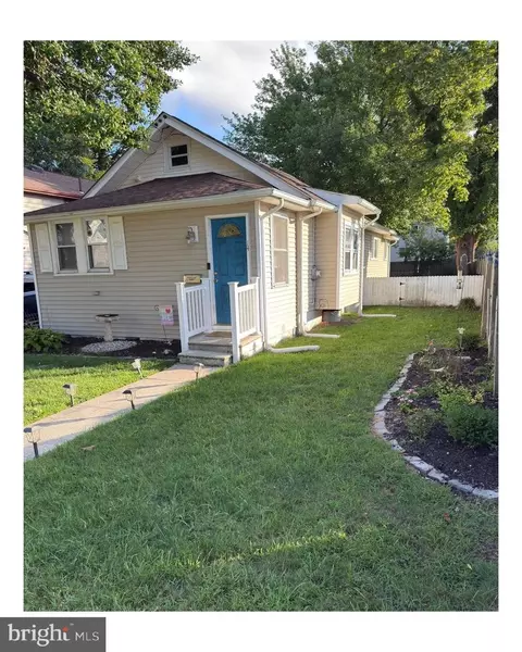 14 E Pierson Ave, Somers Point, NJ 08244