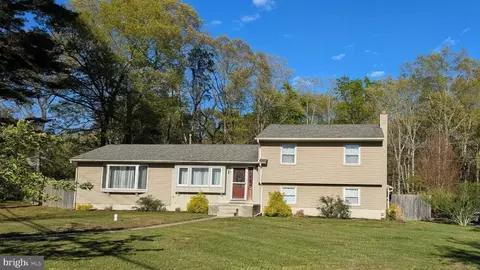 550 S 8th Ave, Galloway, NJ 08205