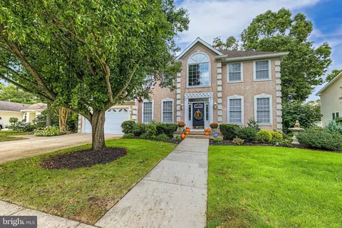 138 St Andrews Dr, Egg Harbor Twp, NJ 08234