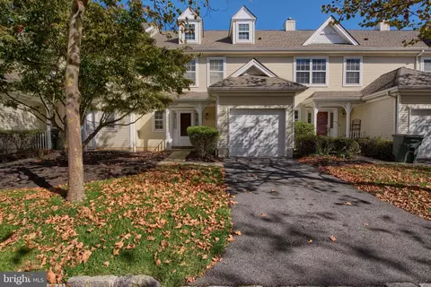 73 Anchorage Ct, Atlantic City, NJ 08401