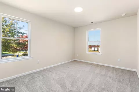 Bedroom - 92 Main Rd, Hammonton, NJ 08037 photo 4 of 6