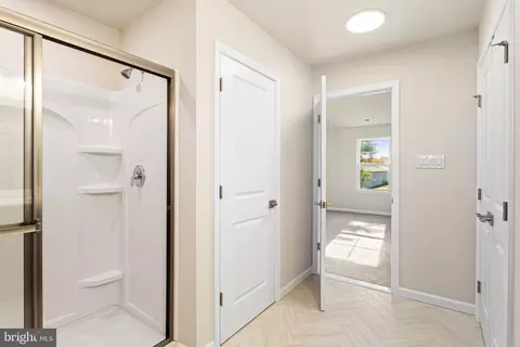 Entry Way - 92 Main Rd, Hammonton, NJ 08037 photo 4 of 4