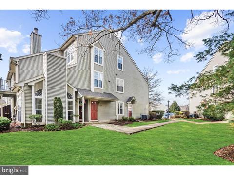 2001 Sutton Pl # A, Mount Laurel, NJ 08054 photo 2