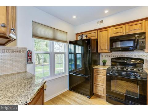 2001 Sutton Pl # A, Mount Laurel, NJ 08054 photo 11