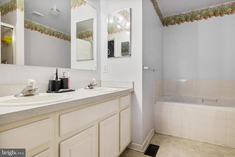 48 Threadleaf Ter, Burlington, NJ 08016 photo 24